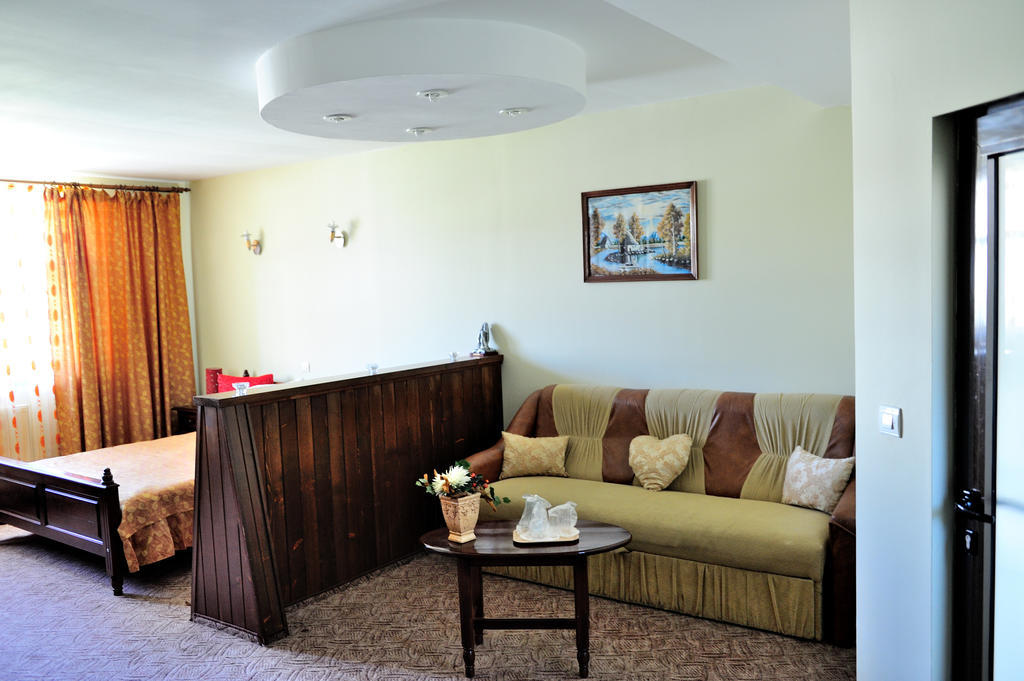 Pensiunea Ioana Gherla Habitación foto