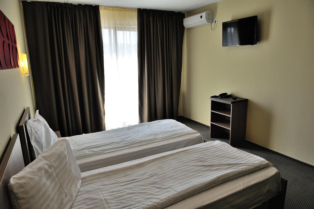 Pensiunea Ioana Gherla Habitación foto